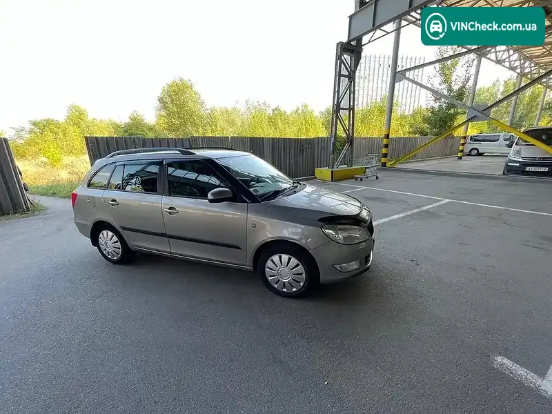 Skoda Fabia 2012, фото з оголошення 2 з 9, VIN TMBJJ65J3D3078153