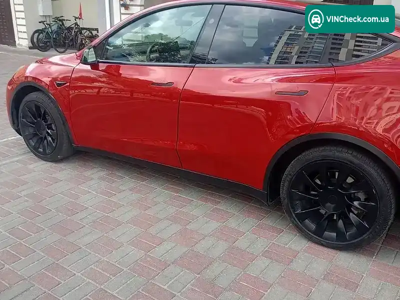Tesla Model Y 2024, фото з оголошення 2 з 20, VIN 7SAYGAEE5RF018746
