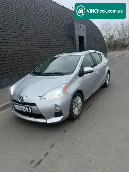 Toyota Prius 2013, фото з оголошення 1 з 10, VIN JTDKDTB31D1532461