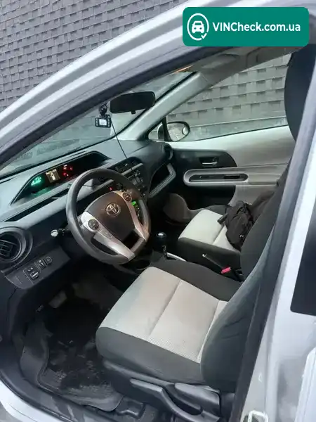 Toyota Prius 2013, фото з оголошення 2 з 10, VIN JTDKDTB31D1532461