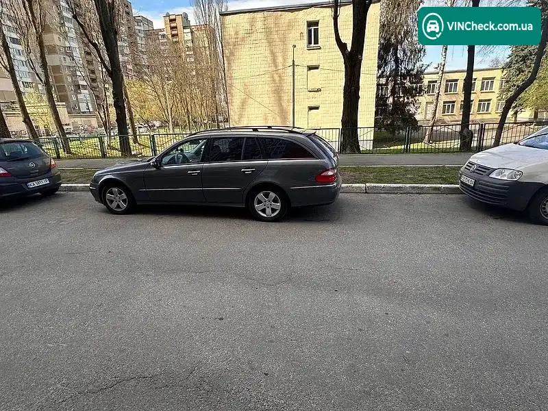 Mercedes-Benz E-Class 2005, фото з оголошення 2 з 10, VIN WDB2112421A819181