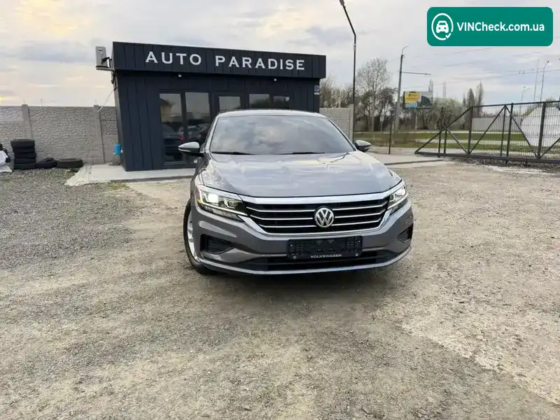 Volkswagen Passat 2019, фото з оголошення 2 з 21, VIN 1VWAA7A36LC001978