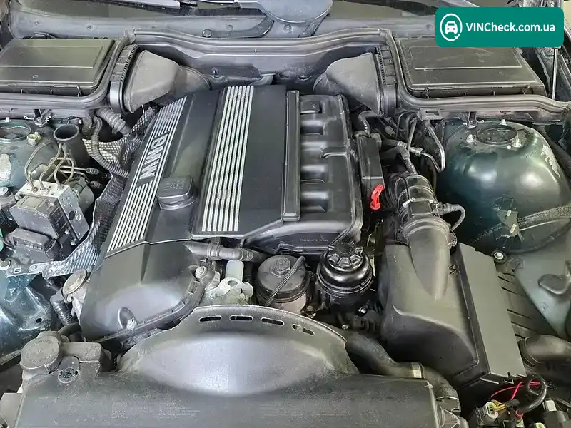 BMW 5 Series 2002, фото з оголошення 2 з 20, VIN WBADT31050GN78284