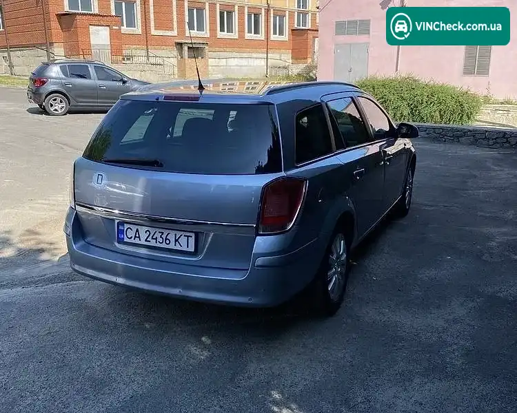 Opel Astra 2010, фото з оголошення 2 з 8, VIN W0L0AHL35B2037273
