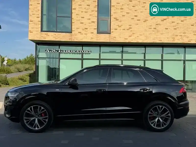 Audi Q8 2020, фото з оголошення 2 з 20, VIN WAUZZZF11MD011666