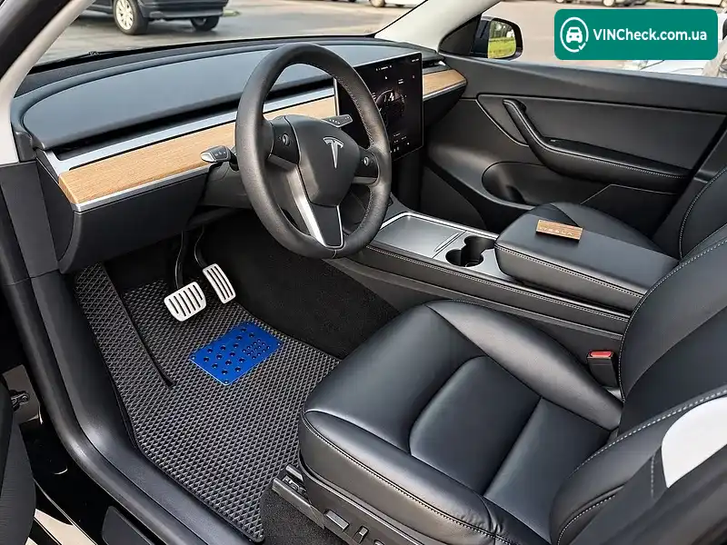 Tesla Model Y 2022, фото з оголошення 2 з 20, VIN 7SAYGDEFXNF570800