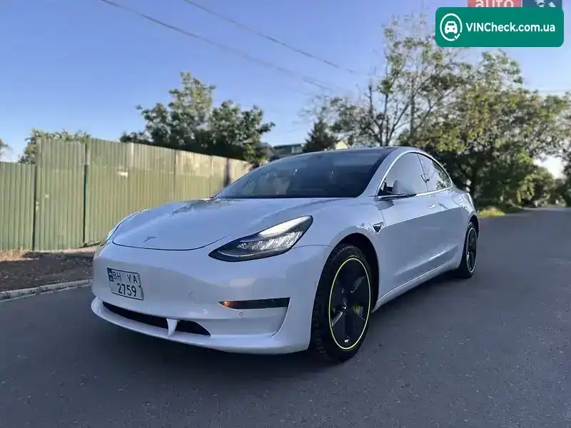 Tesla Model 3 2019, фото з оголошення 2 з 20, VIN 5YJ3E1EAXKF484723