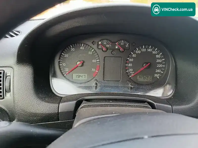 Volkswagen Golf 2002, фото з оголошення 2 з 10, VIN WVWZZZ1JZ2W603610
