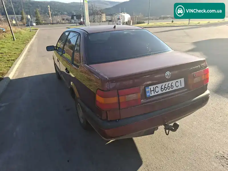 Volkswagen Passat 1994, фото з оголошення 1 з 9, VIN WVWZZZ3AZRB078351