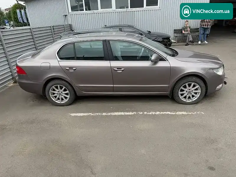 Skoda Superb 2012, фото з оголошення 2 з 18, VIN TMBAB43T0CB301081