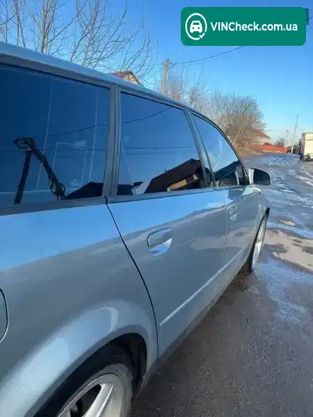 Audi A4 2002, фото з оголошення 2 з 21, VIN WAUZZZ8E52A255917