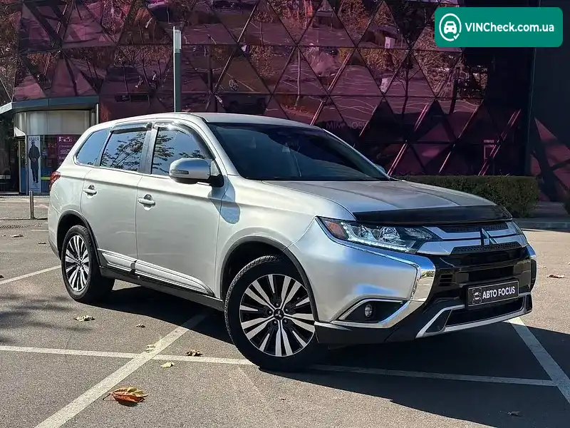 Mitsubishi Outlander 2019, фото з оголошення 1 з 20, VIN JA4AZ3A33LZ017678
