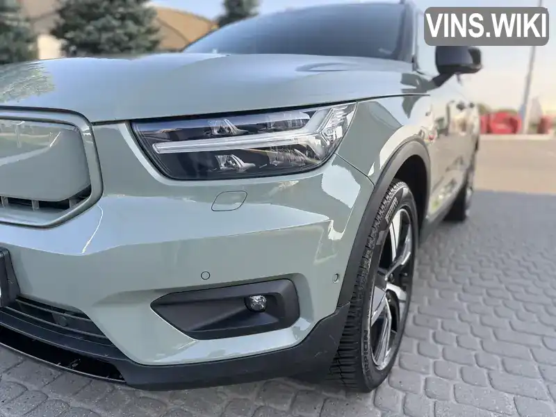 Volvo XC40 2021, фото з оголошення 2 з 21, VIN YV1XZEDVEN2641835