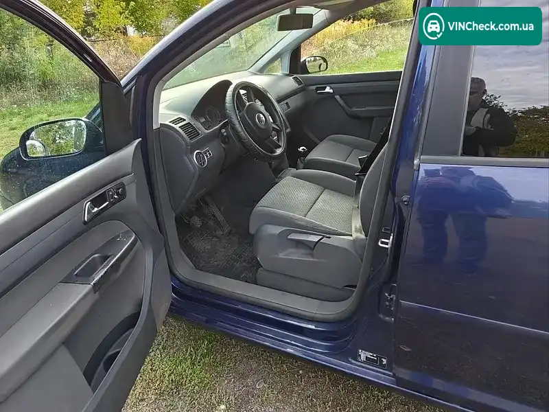 Volkswagen Touran 2005, фото з оголошення 2 з 9, VIN WVGZZZ1TZ6W084726