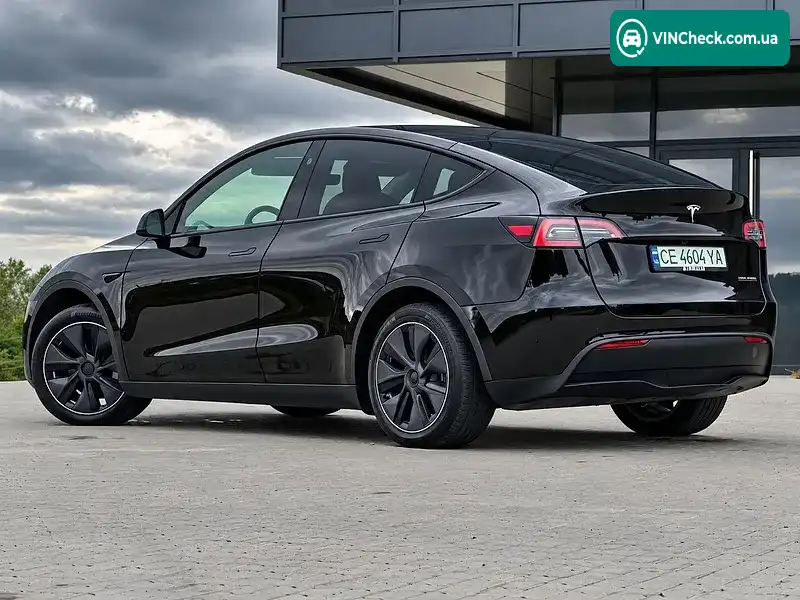 Tesla Model Y 2024, фото з оголошення 2 з 20, VIN 7SAYGAEEXRF063469