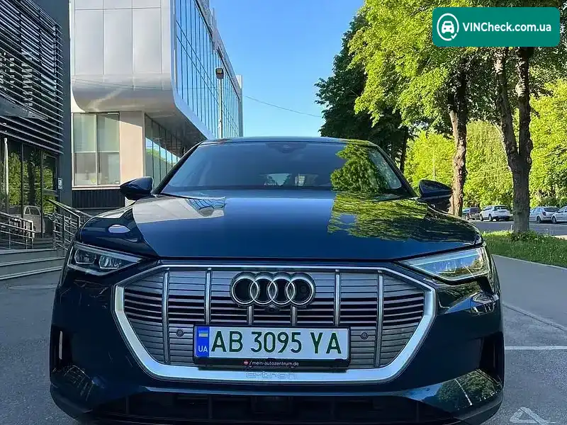 Audi e-tron 2019, фото з оголошення 2 з 20, VIN WAUZZZGE7KB019197