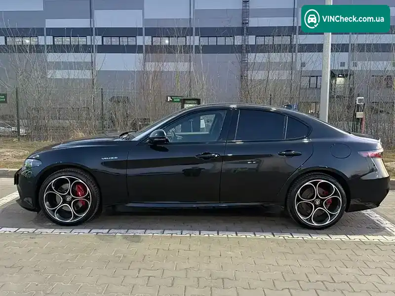 Alfa Romeo Giulia 2023, фото з оголошення 2 з 18, VIN ZAREAFDN4P7684022