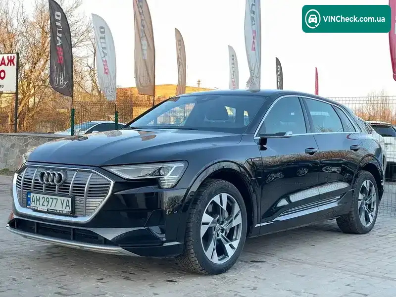 Audi e-tron 2019, фото з оголошення 1 з 21, VIN WAUZZZGE9KB013823
