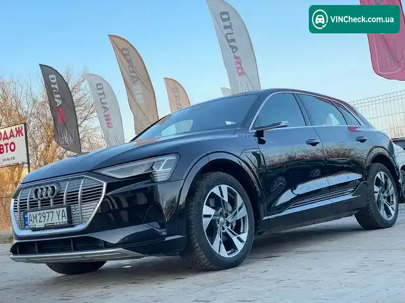 Audi e-tron 2019, фото з оголошення 2 з 21, VIN WAUZZZGE9KB013823