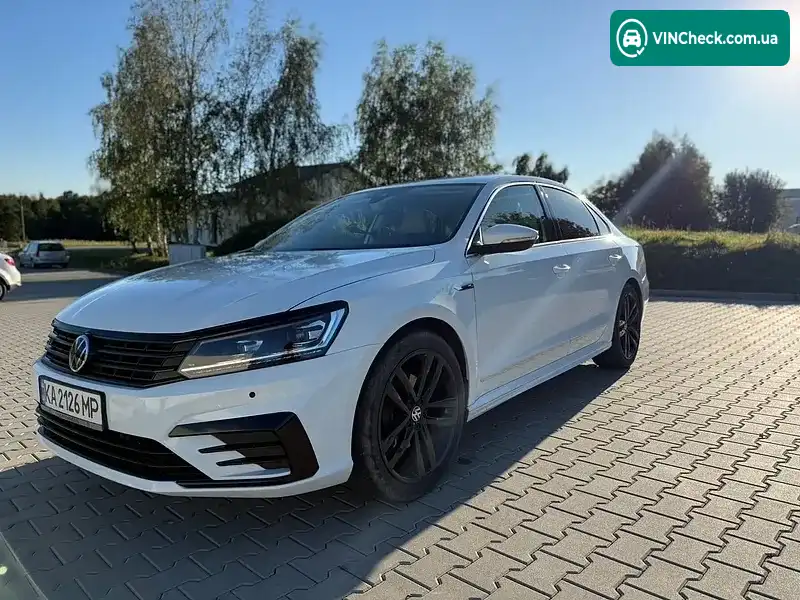 Volkswagen Passat 2018, фото з оголошення 2 з 20, VIN 1VWMA7A36KC008702