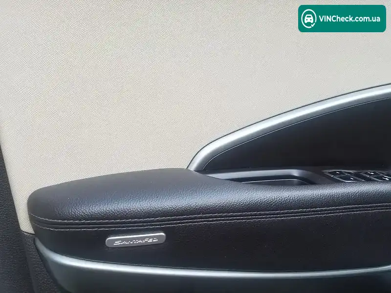Hyundai Santa FE 2016, фото з оголошення 1 з 18, VIN 5XYZU3LB9HG397045