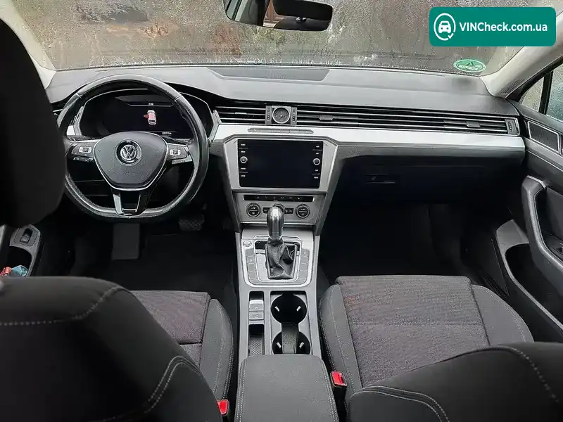 Volkswagen Passat 2019, фото з оголошення 1 з 21, VIN WVWZZZ3CZKE057377