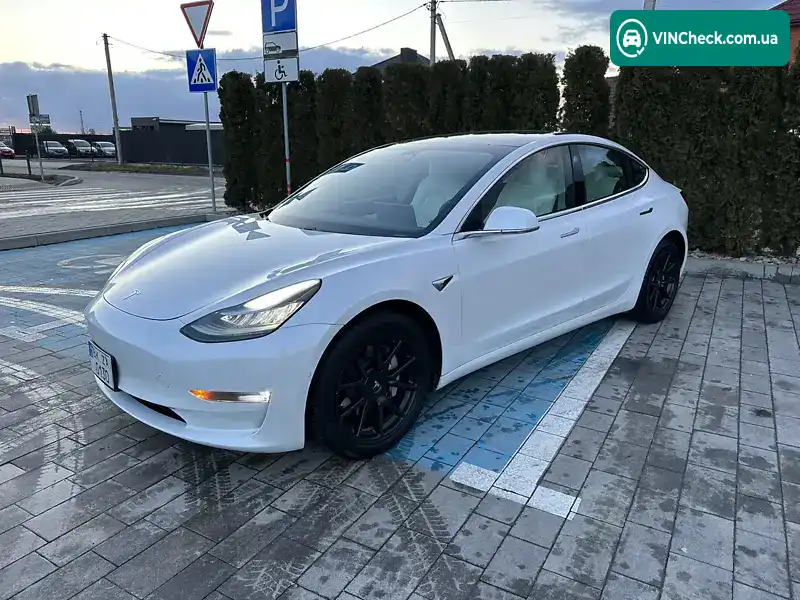 Tesla Model 3 2019, фото з оголошення 2 з 20, VIN 5YJ3E1EB5LF639897