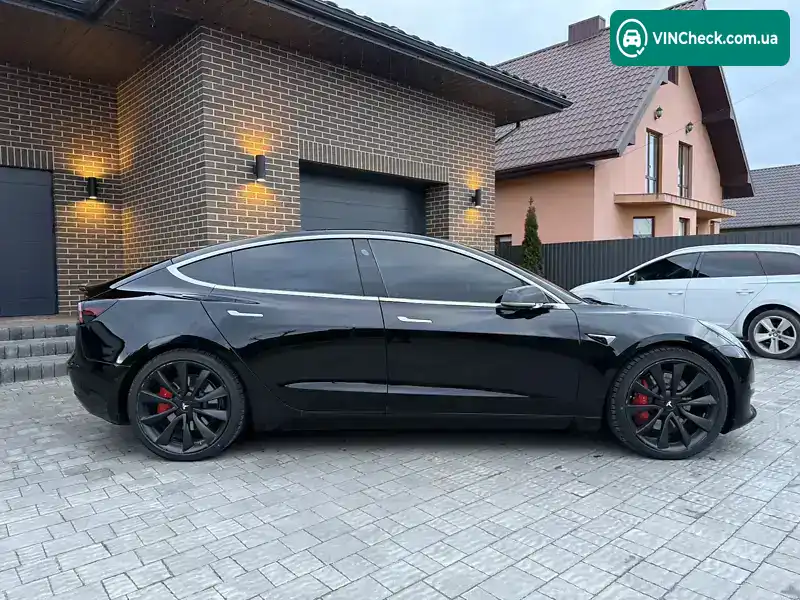 Tesla Model 3 2019, фото з оголошення 2 з 20, VIN 5YJ3E1EB1KF441607