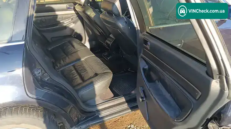 Audi A4 2000, фото з оголошення 2 з 8, VIN WAUZZZ8DZYA179339