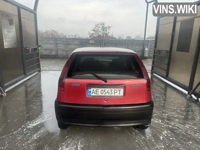Fiat Punto 1996, фото з оголошення 2 з 6, VIN ZFA17600002325511
