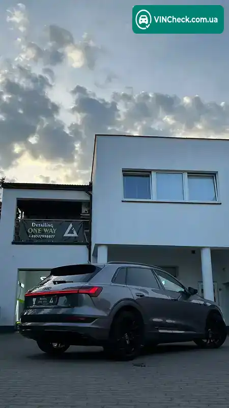 Audi e-tron 2020, фото з оголошення 2 з 20, VIN WAUZZZGE3LB020767