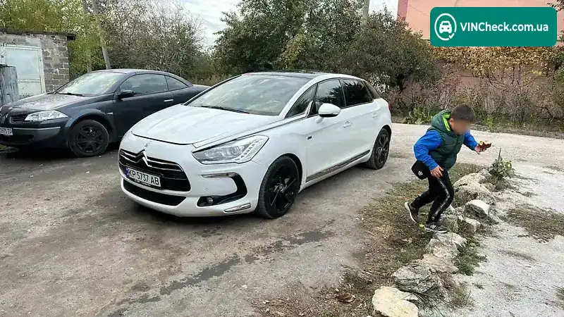 Citroen DS5 2013, фото з оголошення 1 з 8, VIN VF7KFRHC8DS502153