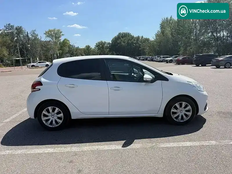 Peugeot 208 2018, фото з оголошення 2 з 11, VIN VF3CCHMZ0JT089410