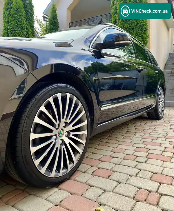 Skoda Superb 2012, фото з оголошення 2 з 20, VIN TMBLE93T9D9020015