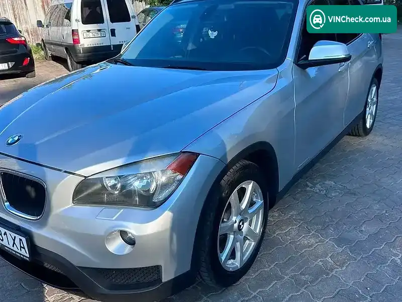 BMW X1 2013, фото з оголошення 2 з 10, VIN WBAVL1C56EVR92758