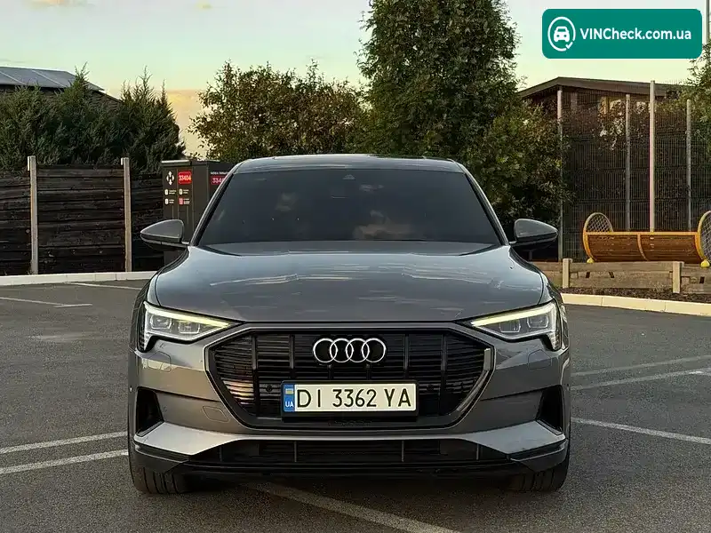 Audi e-tron 2019, фото з оголошення 2 з 20, VIN WAUZZZGEXLB006235