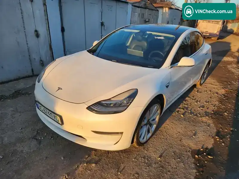 Tesla Model 3 2019, фото з оголошення 2 з 21, VIN 5YJ3E1EA3KF337854