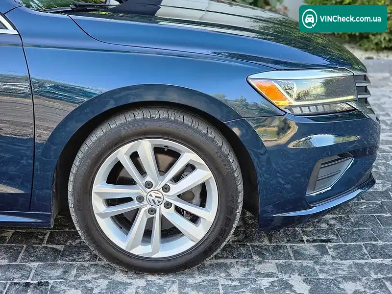 Volkswagen Passat 2020, фото з оголошення 1 з 20, VIN 1VWSA7A3XLC009859