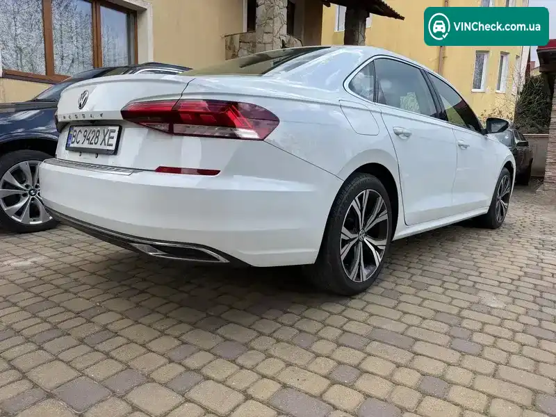Volkswagen Passat 2021, фото з оголошення 2 з 20, VIN 1VWSA7A36MC012338