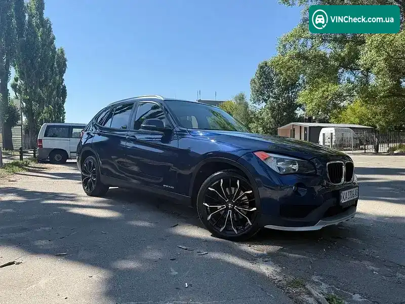 BMW X1 2014, фото з оголошення 2 з 19, VIN WBAVL1C51FVY33437