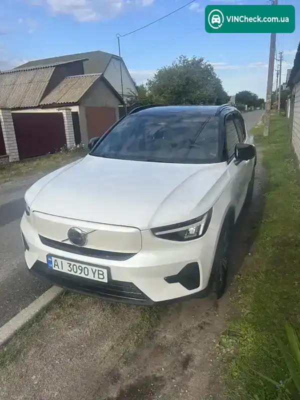 Volvo XC40 2022, фото з оголошення 2 з 6, VIN YV1XZEFV9P2960558