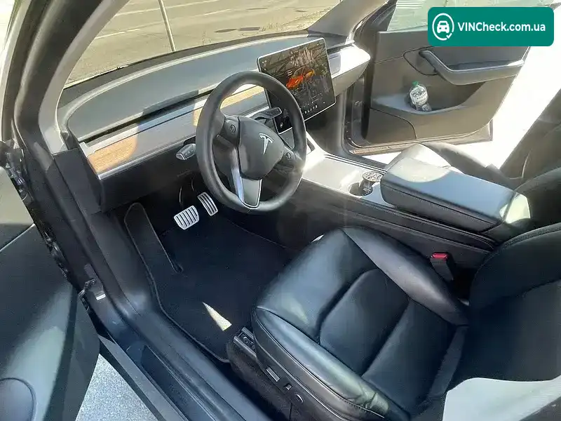 Tesla Model Y 2022, фото з оголошення 2 з 12, VIN 7SAYGDEF6NF494959