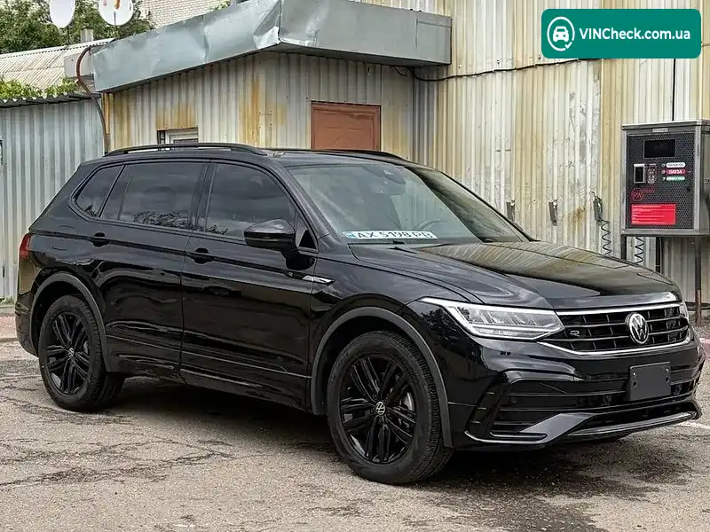 Volkswagen Tiguan 2021, фото з оголошення 2 з 20, VIN 3VVCB7AX9NM048999