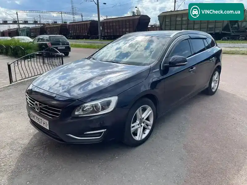 Volvo V60 2015, фото з оголошення 2 з 21, VIN YV1GWDCH0G1309130