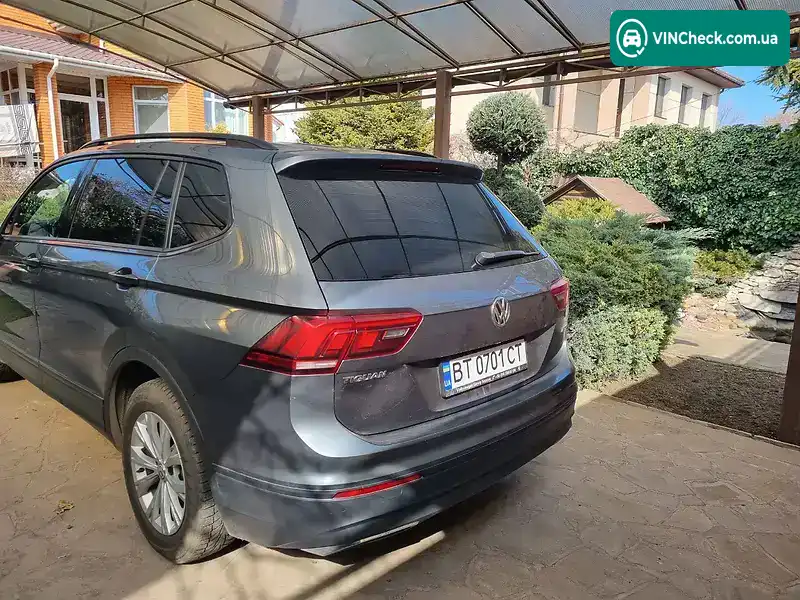 Volkswagen Tiguan 2017, фото з оголошення 2 з 9, VIN 3VV0BTAX2JM082649