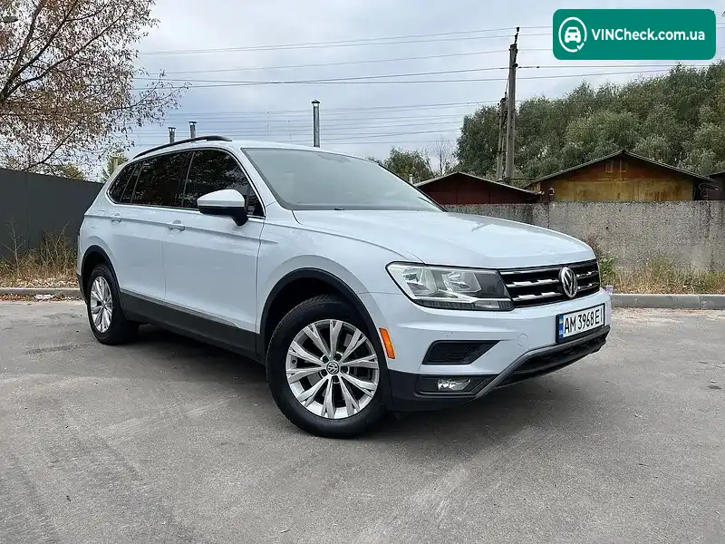 Volkswagen Tiguan 2017, фото з оголошення 1 з 20, VIN 3VV2B7AXXJM011773