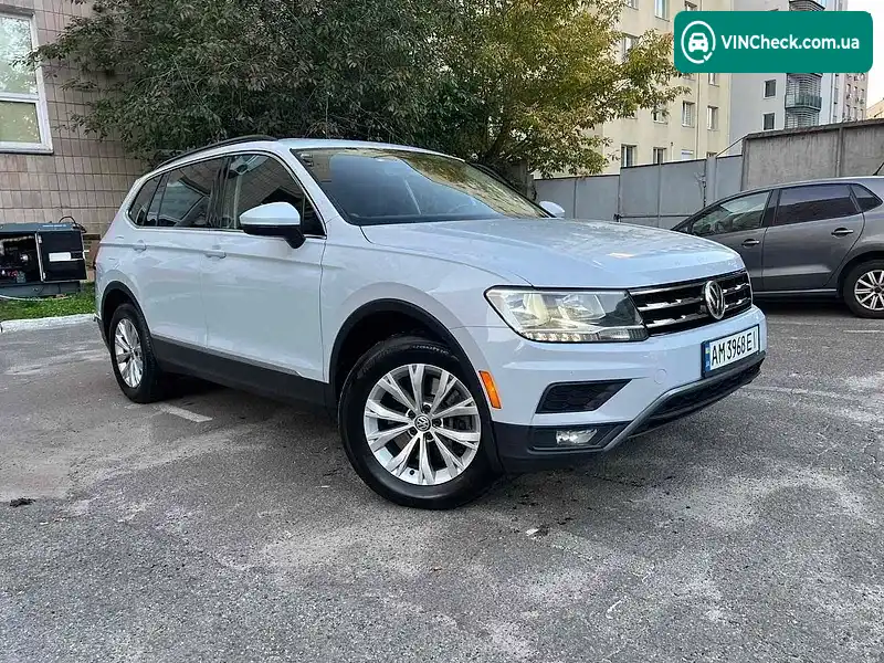 Volkswagen Tiguan 2017, фото з оголошення 2 з 20, VIN 3VV2B7AXXJM011773