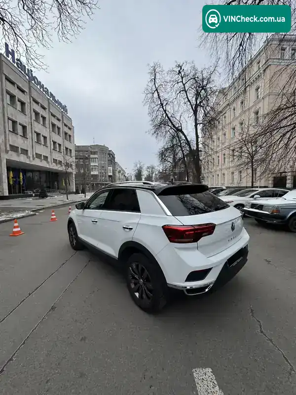 Volkswagen T-Roc 2019, фото з оголошення 1 з 21, VIN WVGZZZA1ZLV004087