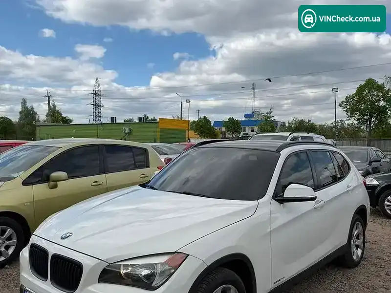 BMW X1 2014, фото з оголошення 1 з 11, VIN WBAVM1C51EVW55749