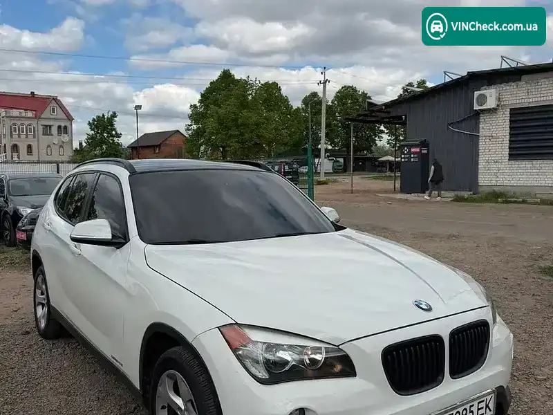 BMW X1 2014, фото з оголошення 2 з 11, VIN WBAVM1C51EVW55749